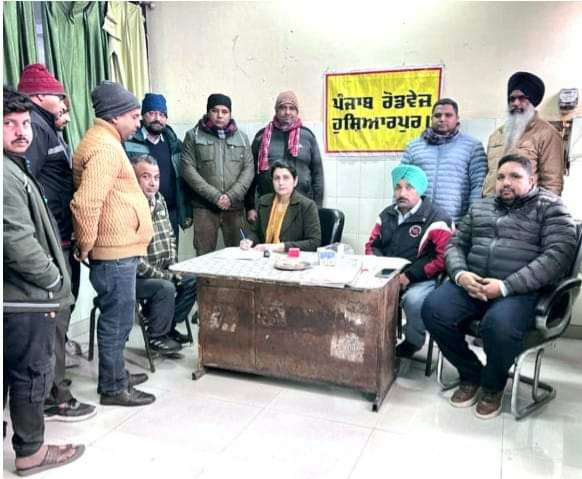 An eye checkup camp was held at bus stand Hoshiarpur